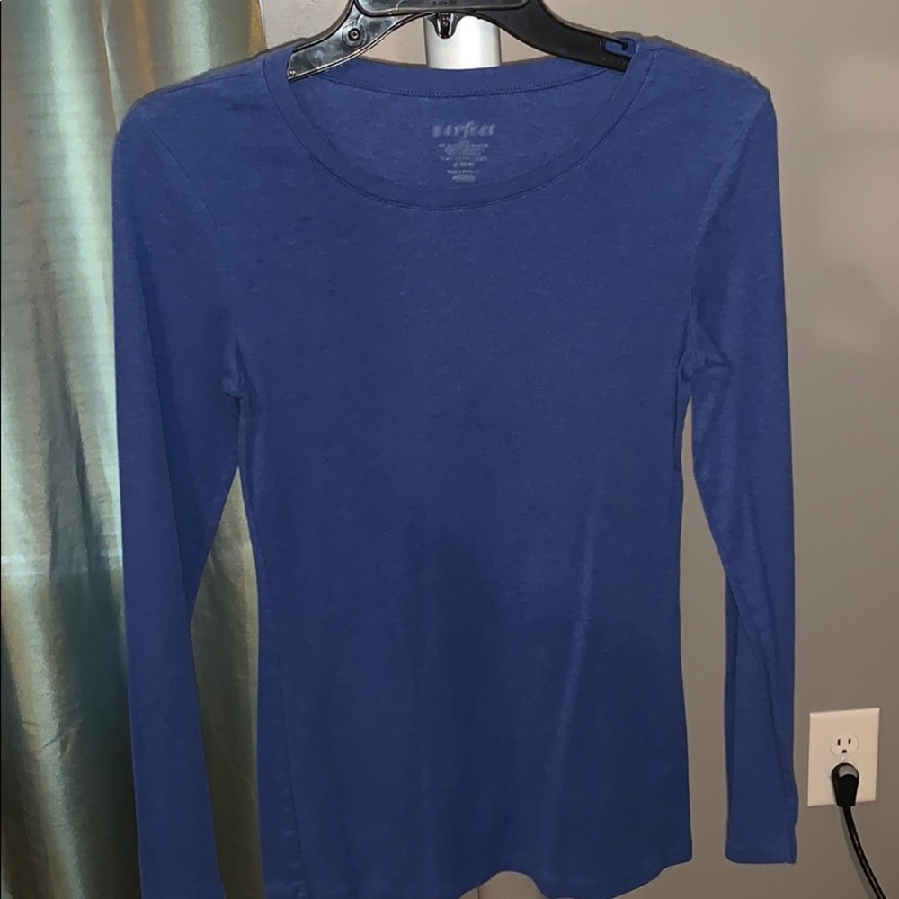 Cute long sleeve crew neck tee